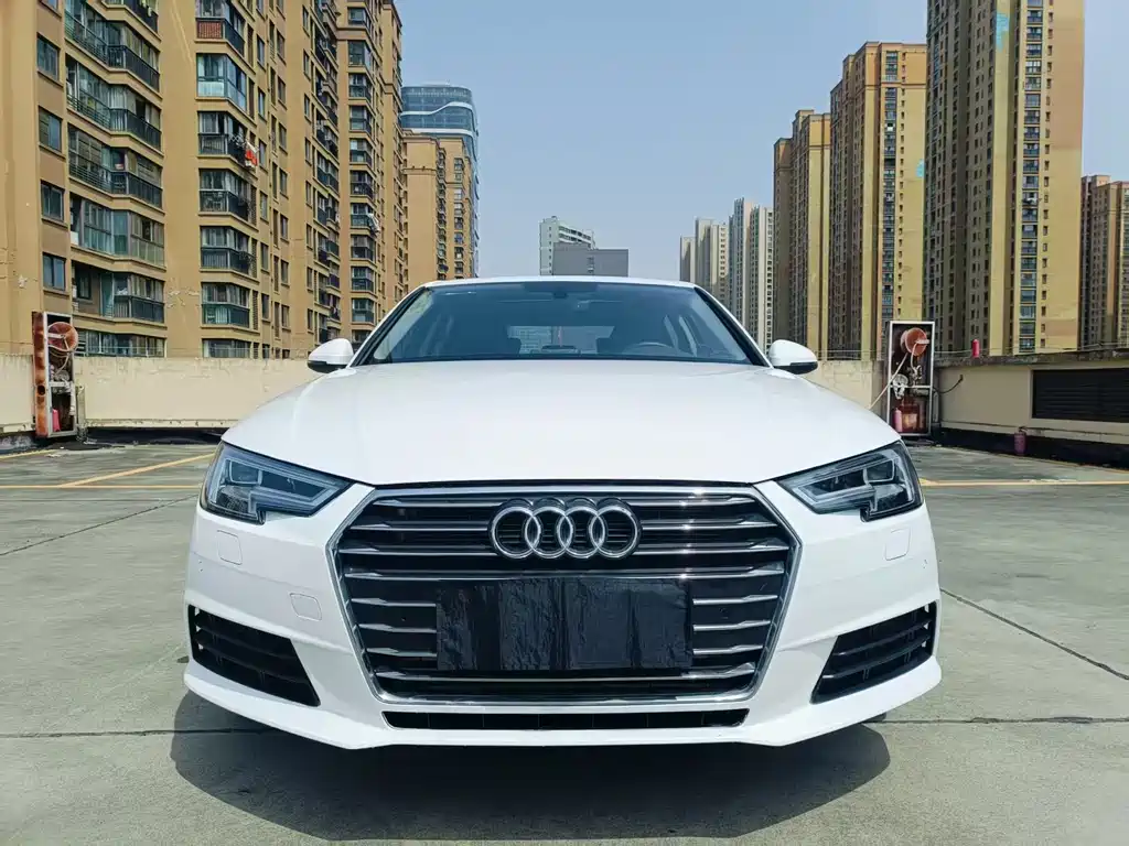 Audi A4L 2018 — фото 2
