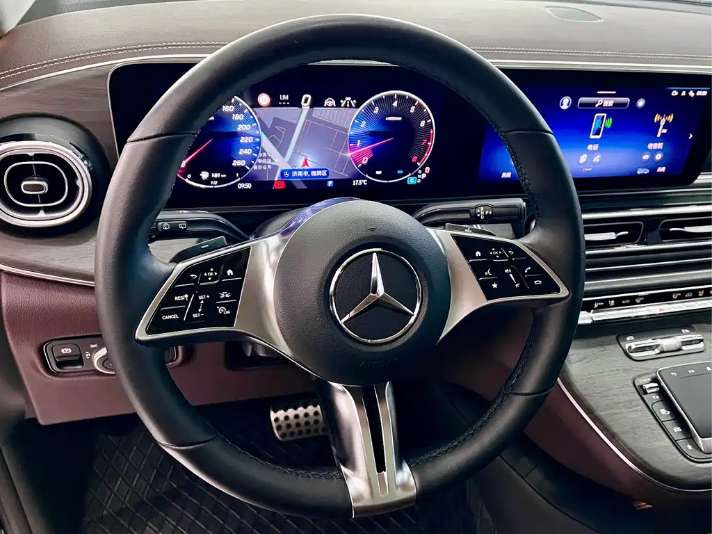 Mercedes-Benz V-Class 2025 — фото 15