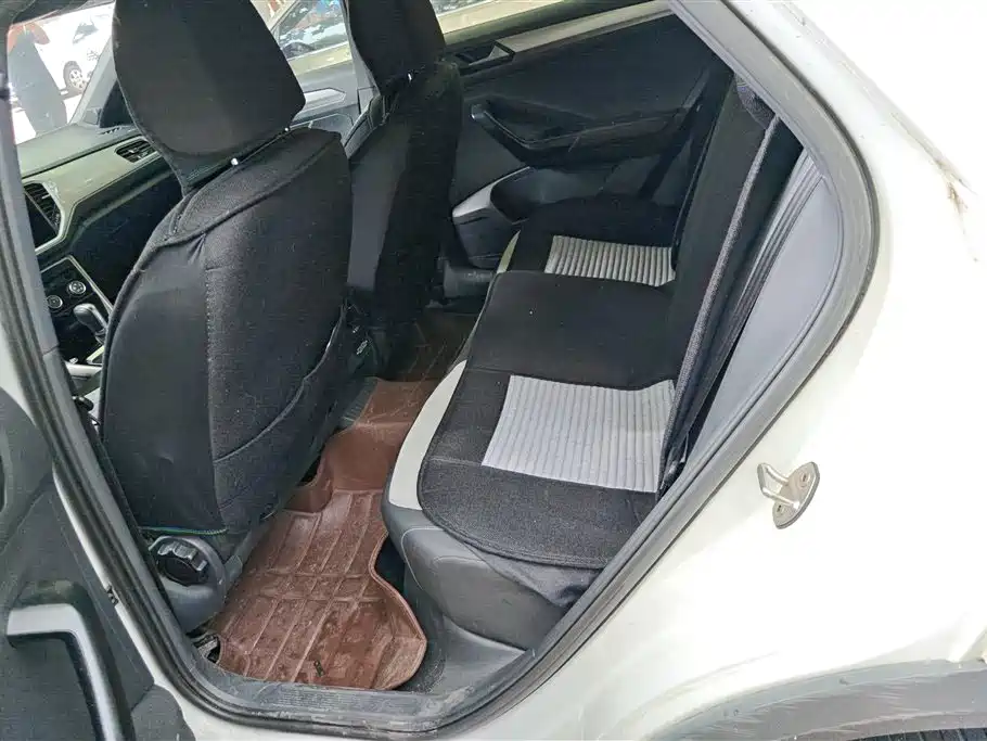Volkswagen T-Roc 2021 — фото 11