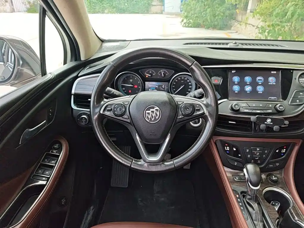 Buick Envision Plus 2017 — фото 11