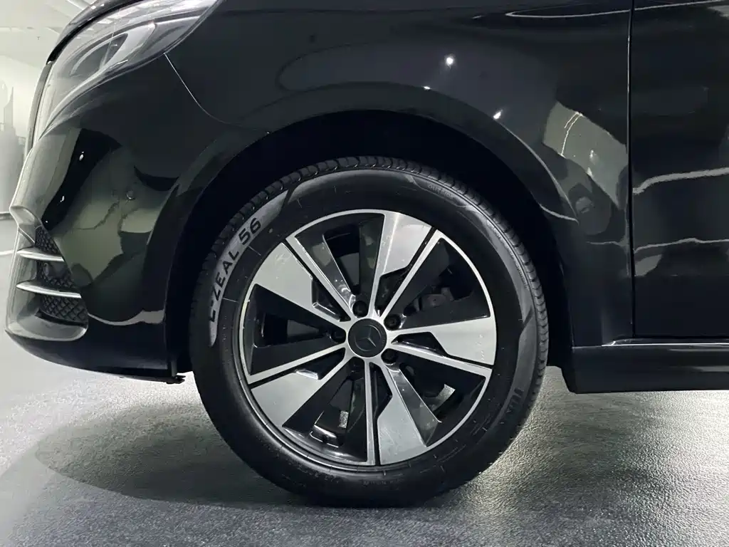 Mercedes-Benz V-Class 2021 — фото 15