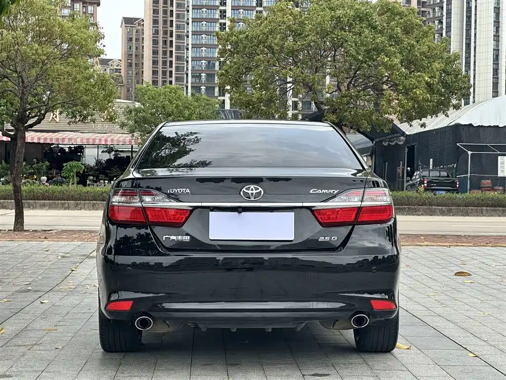 Toyota Camry 2016 — фото 8