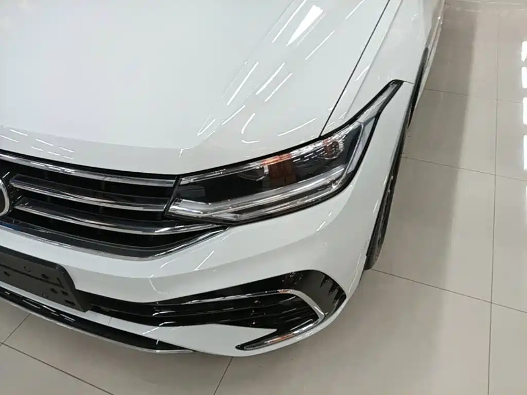 Volkswagen Tiguan L 2022 — фото 24