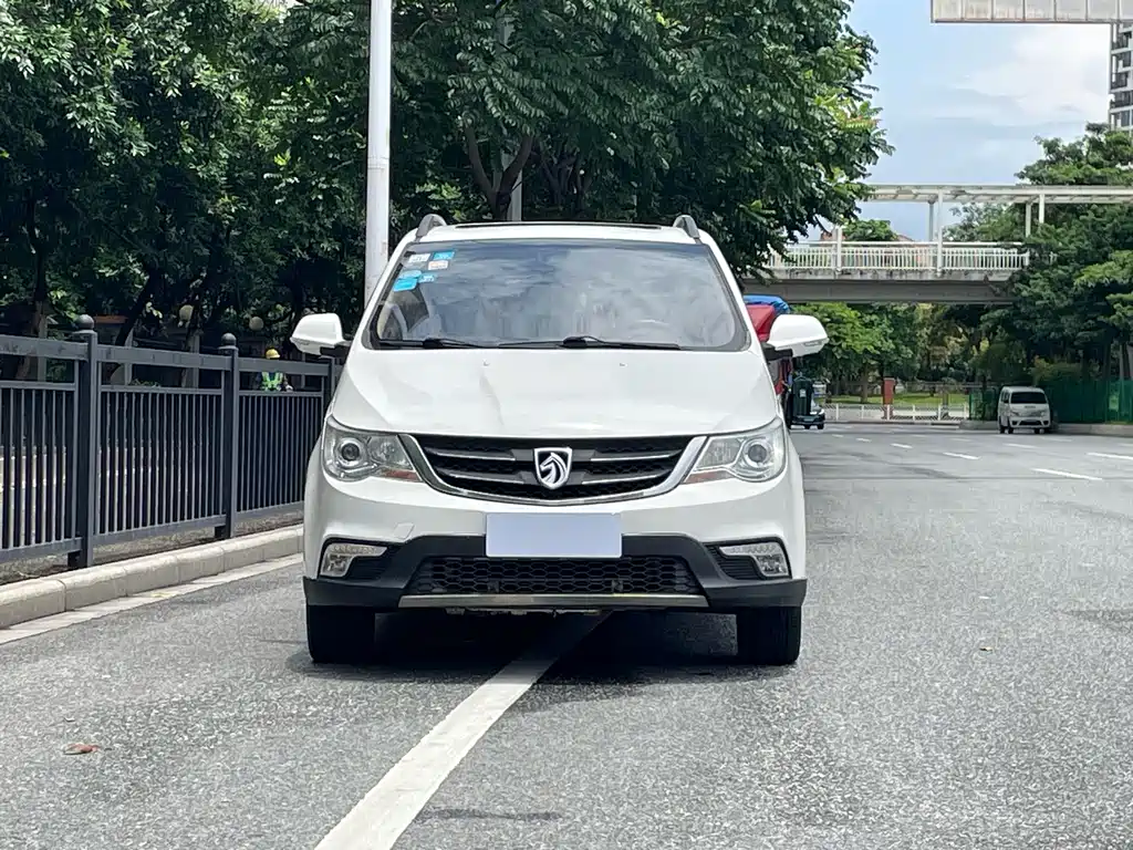Baojun 730 2015