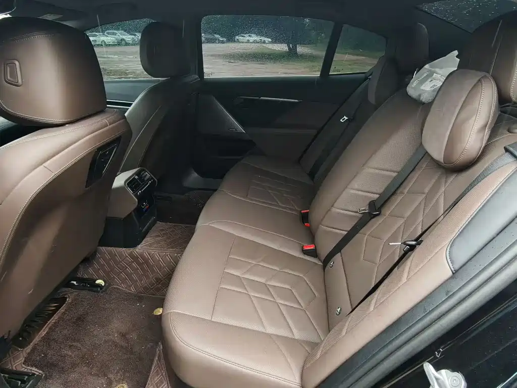BMW 5 Series 2024
