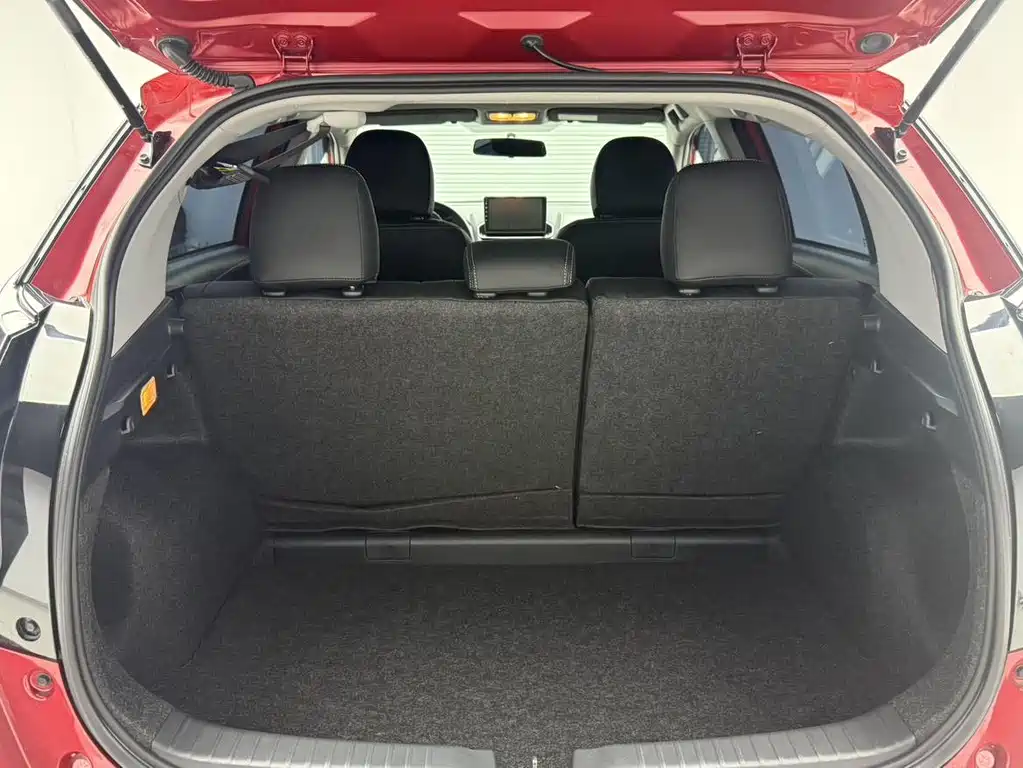 Toyota Yaris L 2022 — фото 8