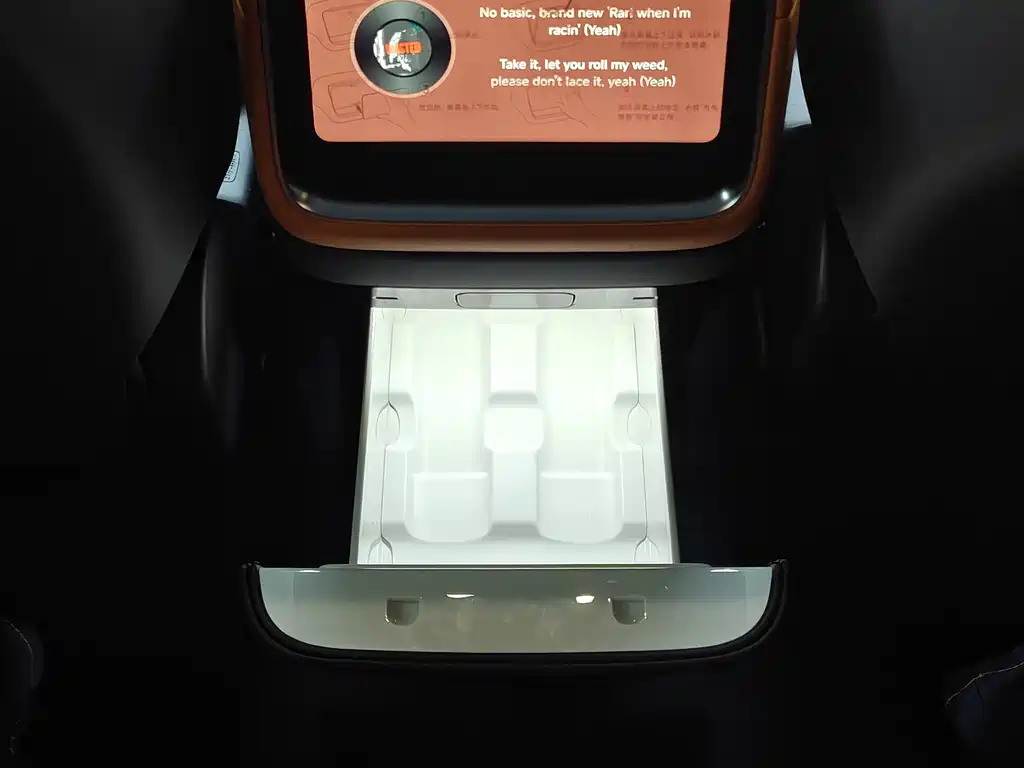 Xiaomi YU7 2025 — фото 13