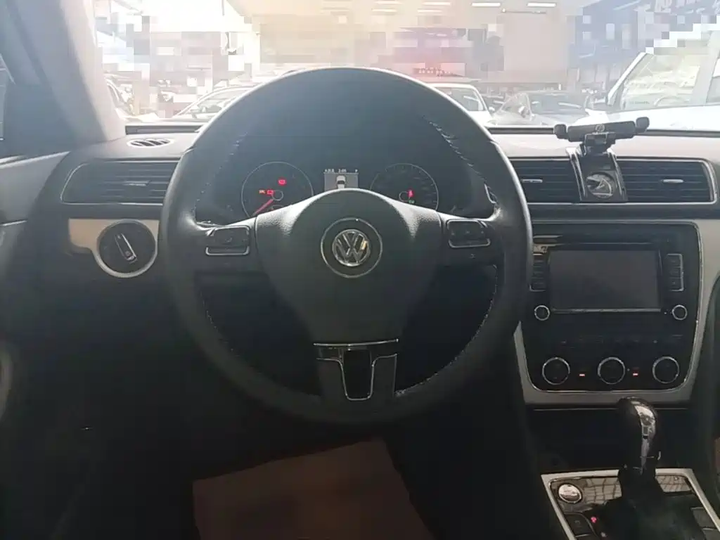 Volkswagen Passat 2015 — фото 11