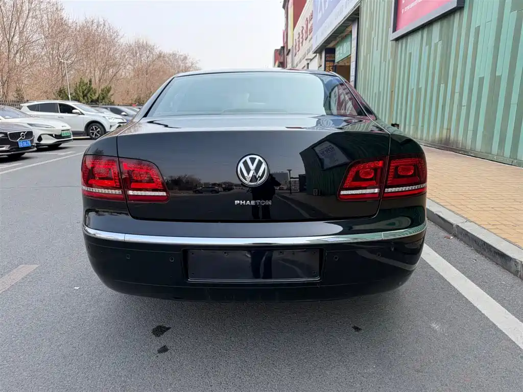 Volkswagen Phaeton 2015 — фото 10