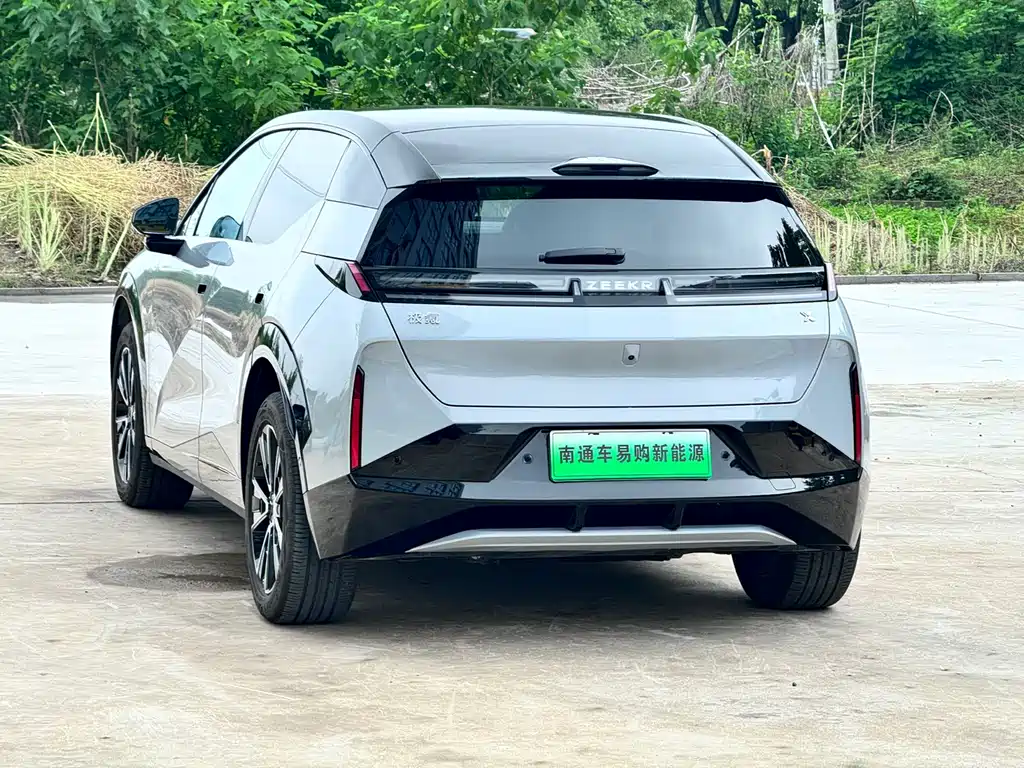 Zeekr X 2024