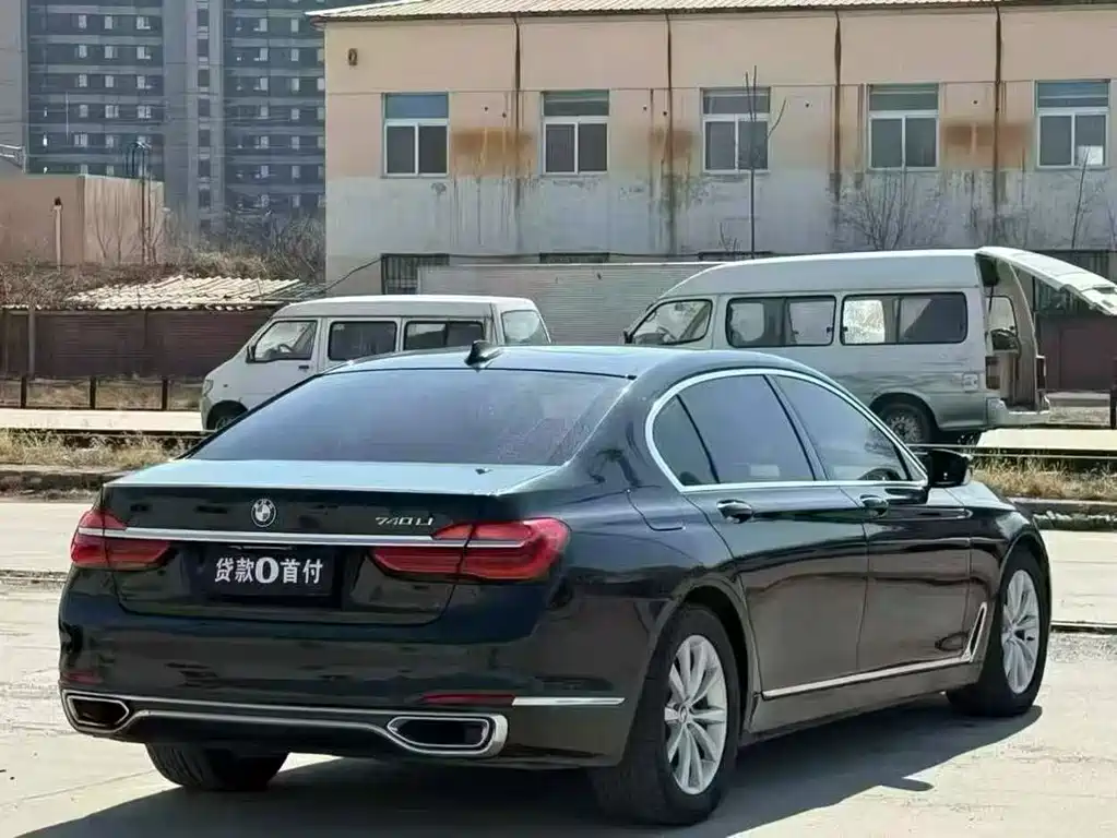 BMW 7 Series 2017 — фото 9