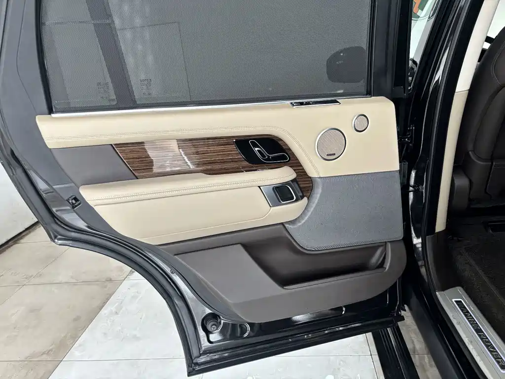 Land Rover Range Rover 2019 — фото 20