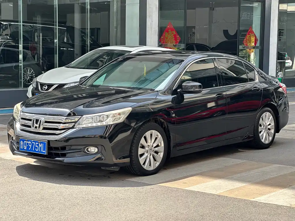 Honda Accord 2015 — фото 1