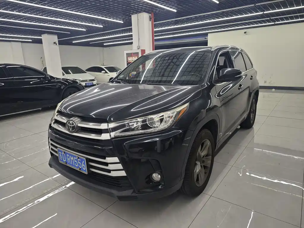 Toyota Highlander 2018 — фото 1
