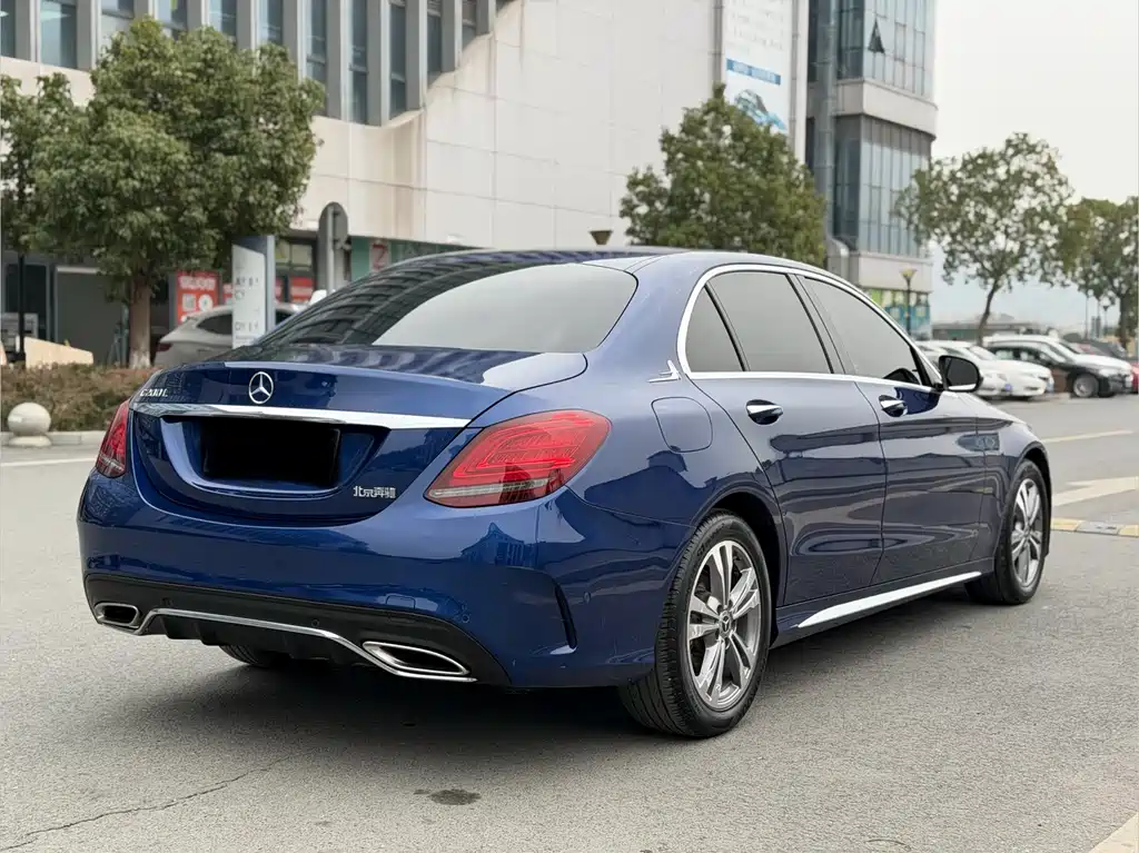 Mercedes-Benz C-Class 2019 — фото 16