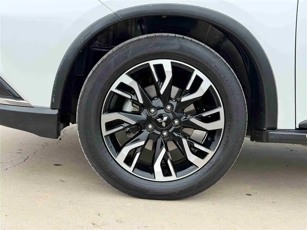 Mitsubishi Outlander 2021 — фото 14