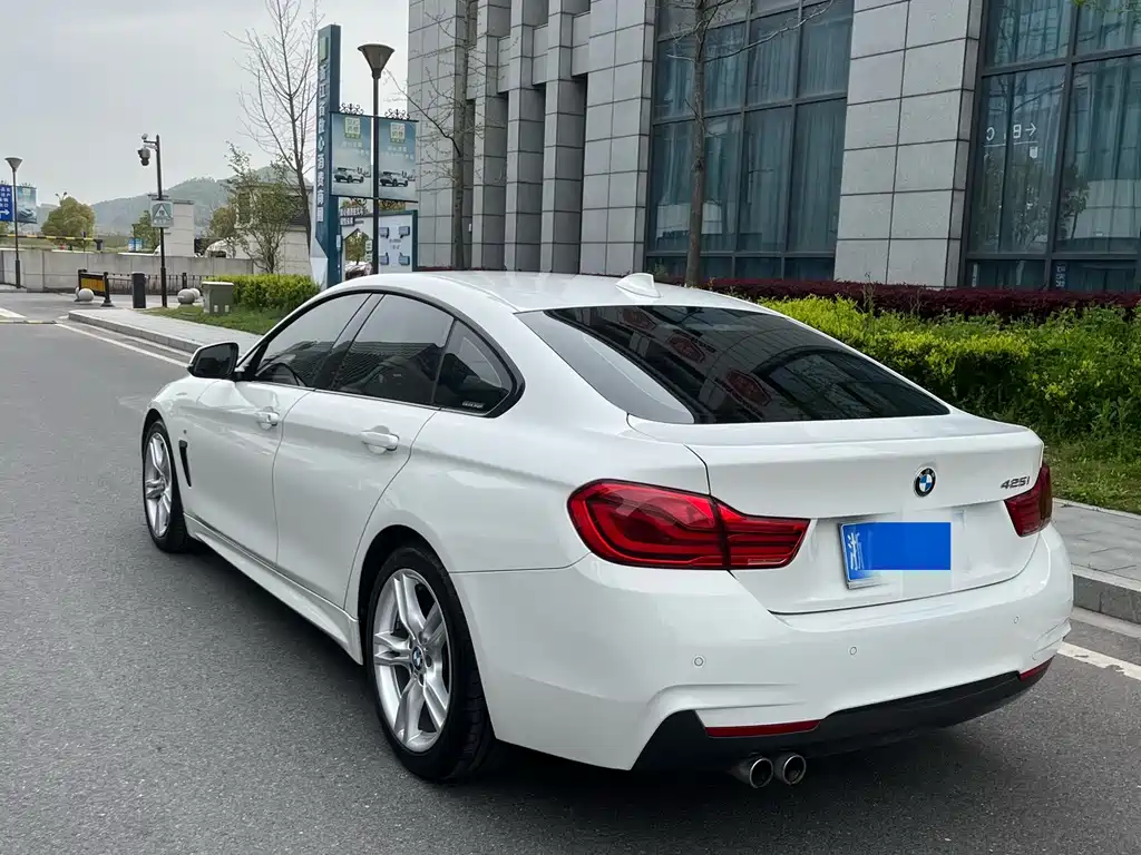 BMW 4 Series 2018 — фото 9