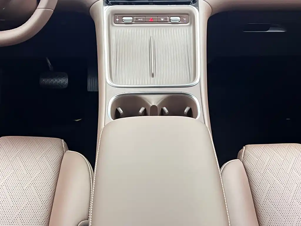 Wuling Xingguang S 2025 — фото 23