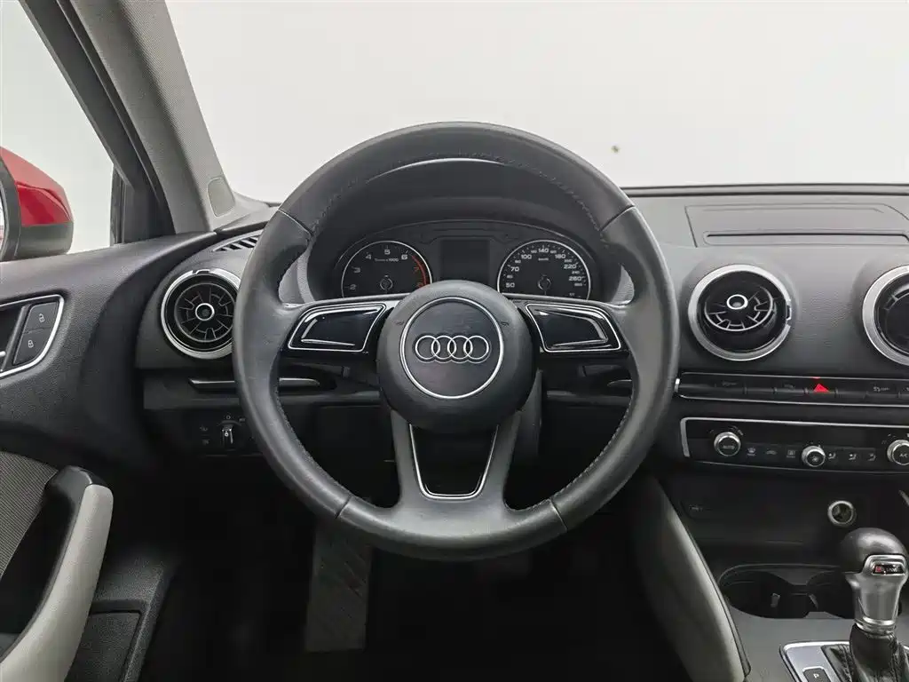 Audi A3 2017 — фото 11