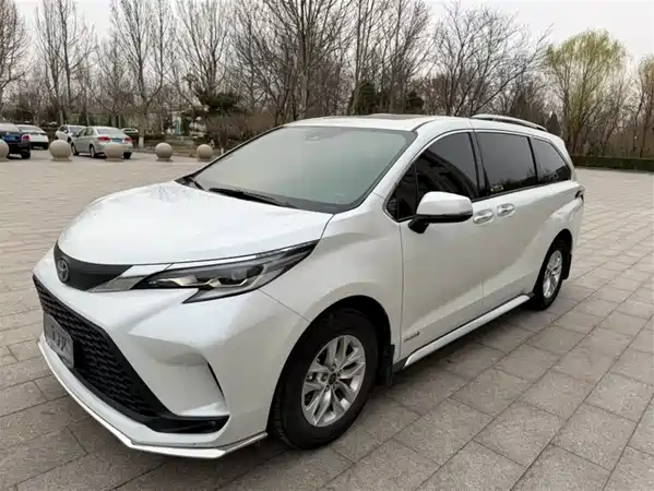 Toyota Granvia 2023