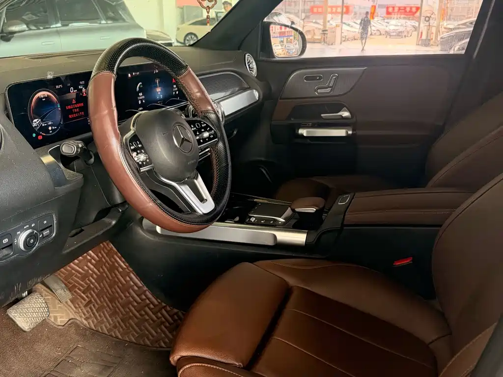Mercedes-Benz GLB 2023
