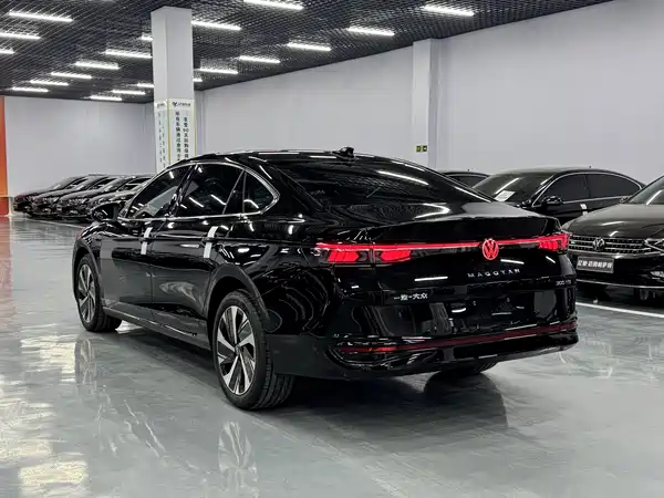 Volkswagen Magotan 2025