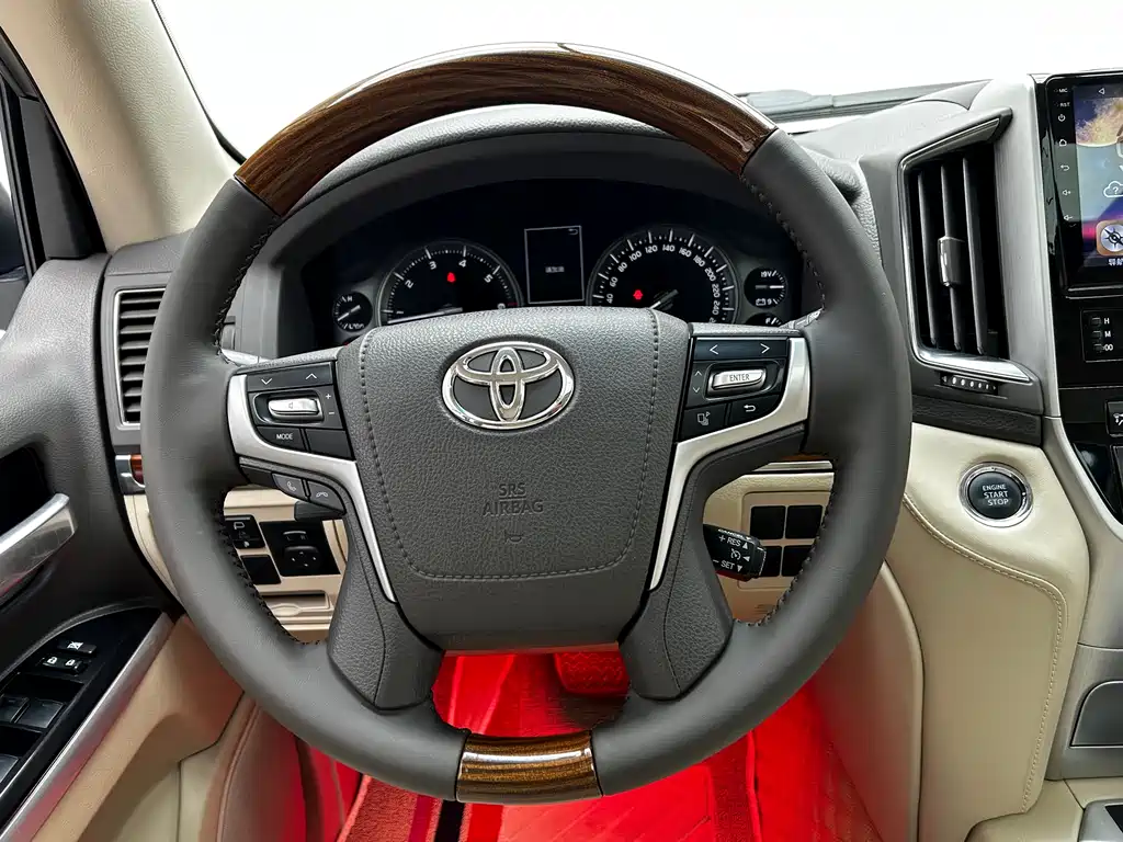 Toyota Land Cruiser 2018 — фото 13
