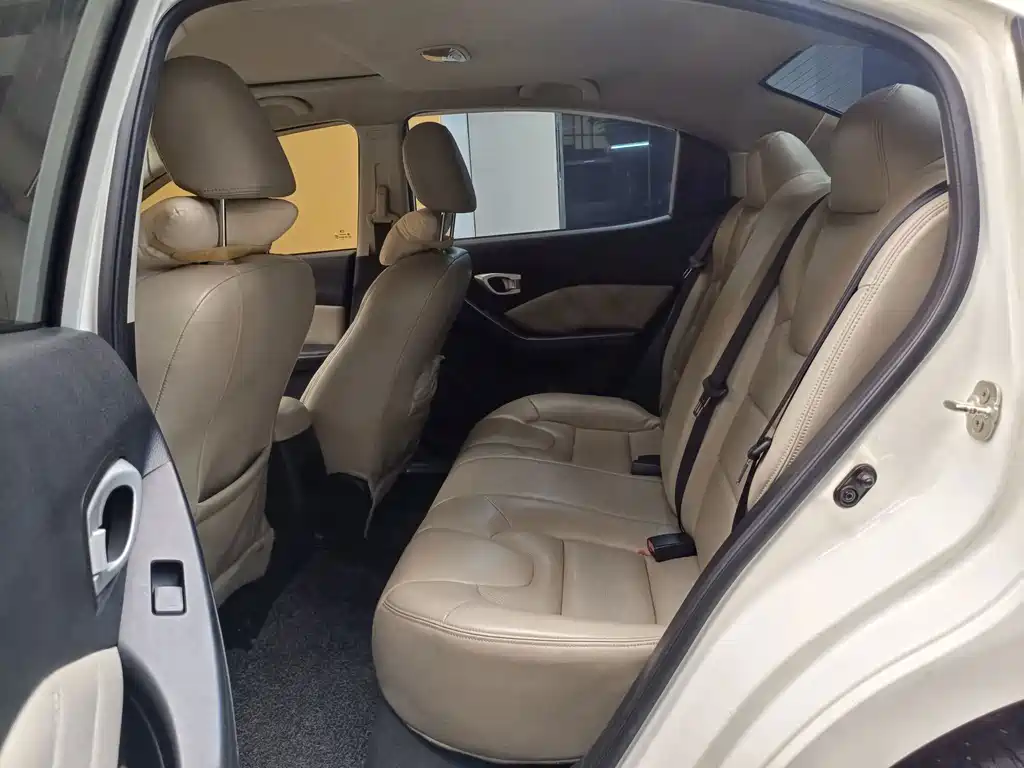 GAC Trumpchi GA3S Vision 2015 — фото 20