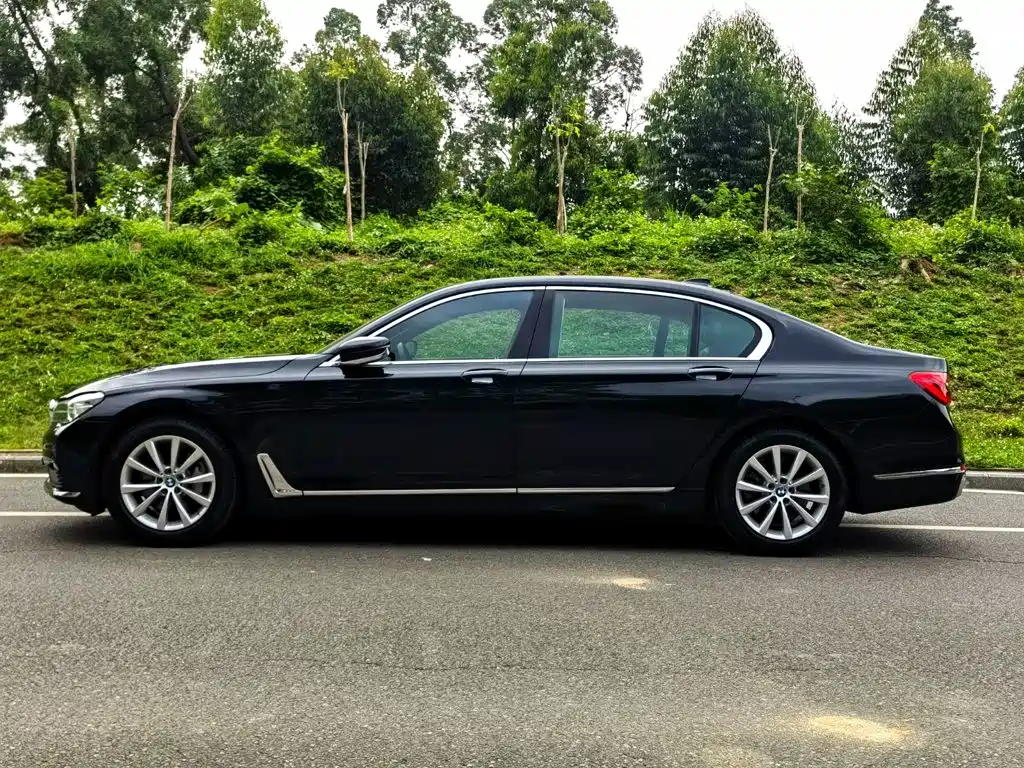 BMW 7 Series 2017 — фото 4