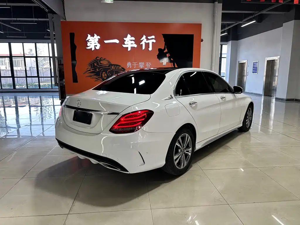 Mercedes-Benz C-Class 2018 — фото 3