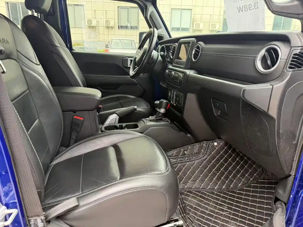 Jeep Wrangler 2019 — фото 10