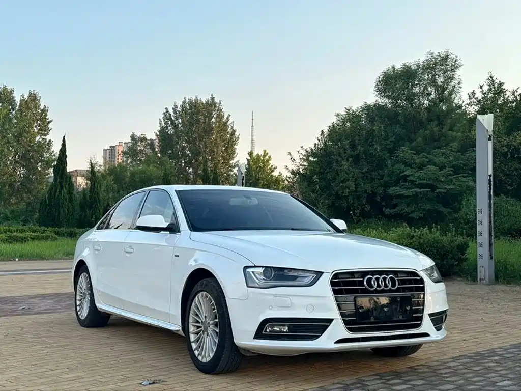 Audi A4L 2015