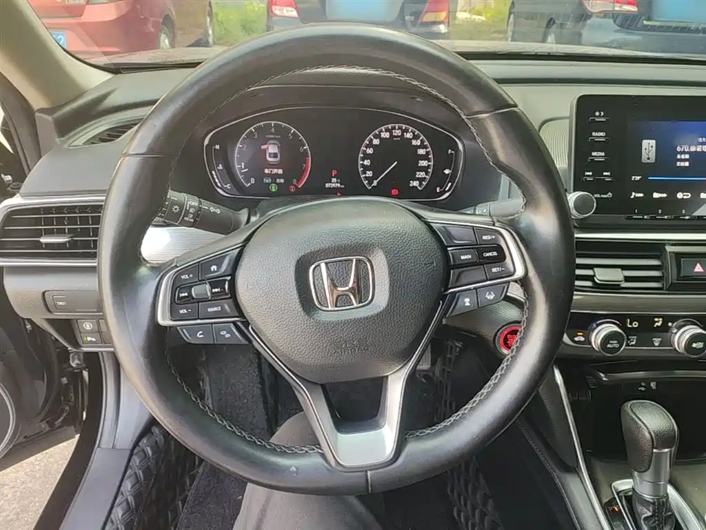 Honda Accord 2021 — фото 11
