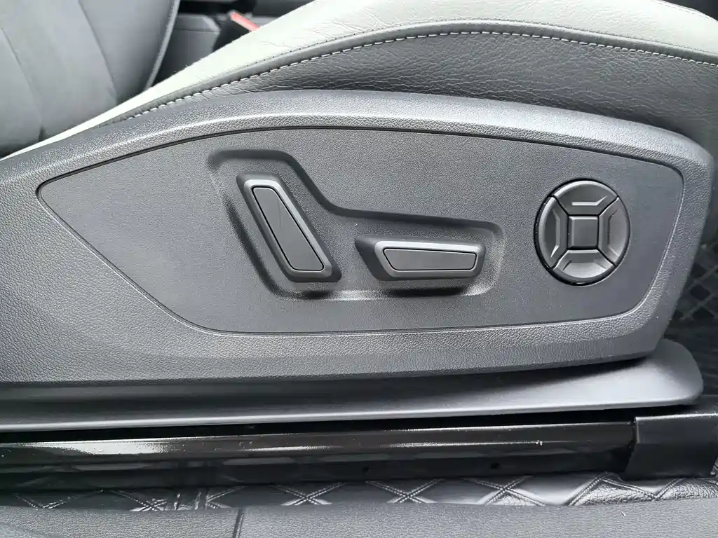 Audi Q3 2023 — фото 17