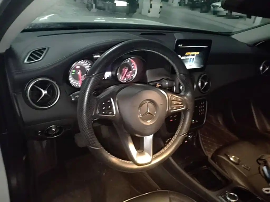 Mercedes-Benz GLA 2017 — фото 11