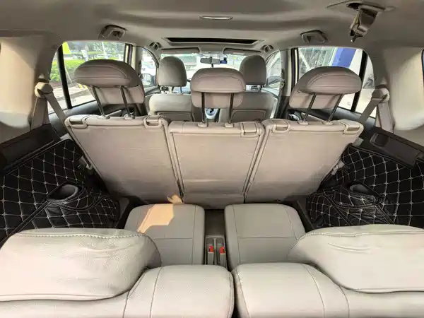 Toyota Yizhi 2012