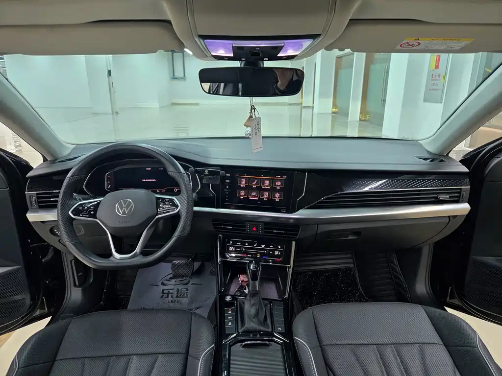 Volkswagen Passat 2024