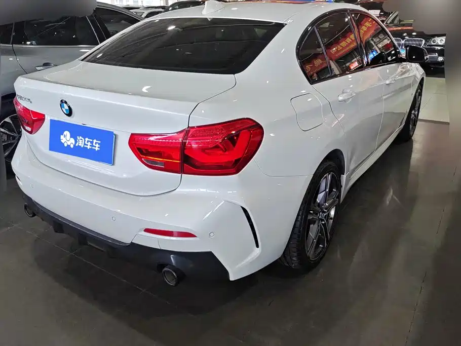 BMW 1 Series 2021