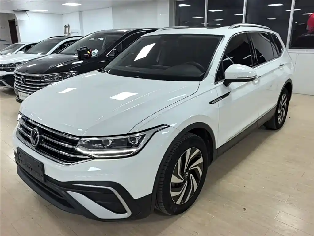 Volkswagen Tiguan L 2022 — фото 2