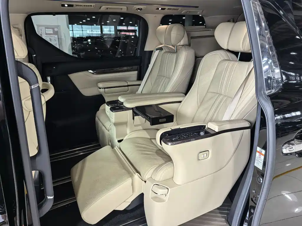 Toyota Alphard 2019 — фото 11