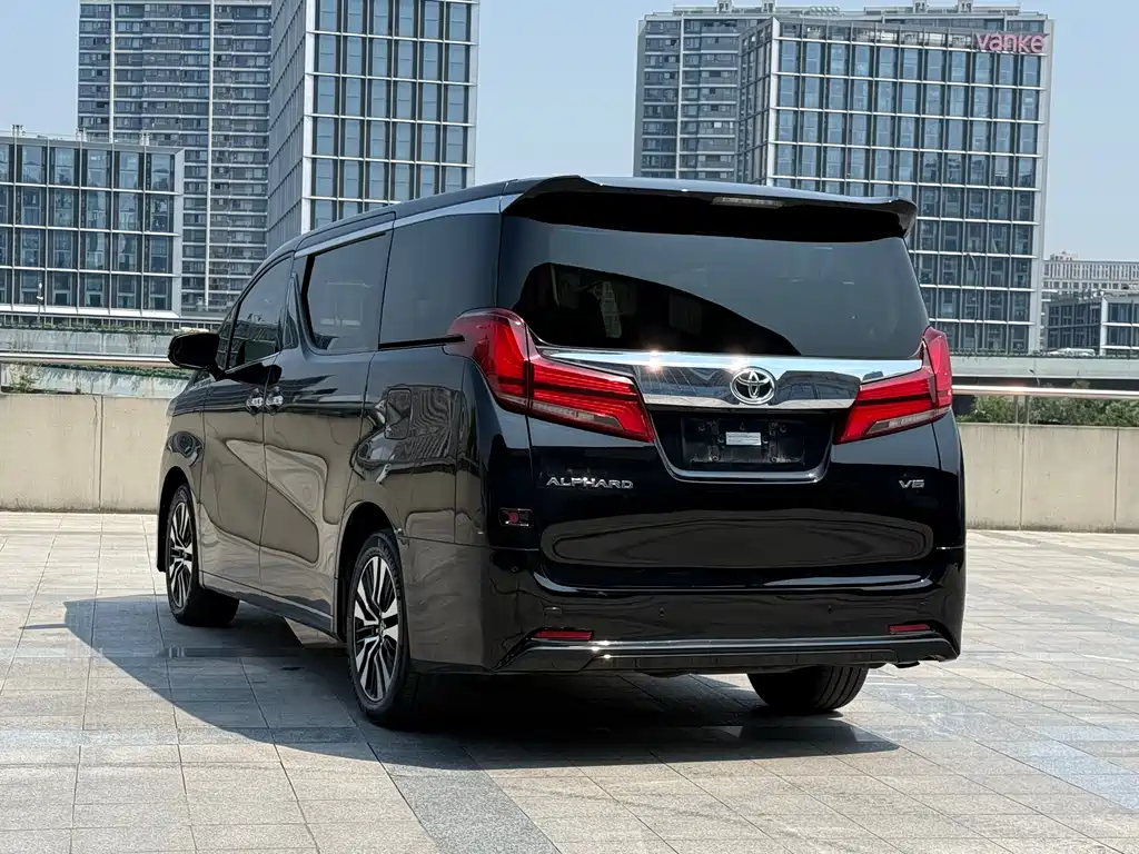 Toyota Alphard 2018 — фото 10