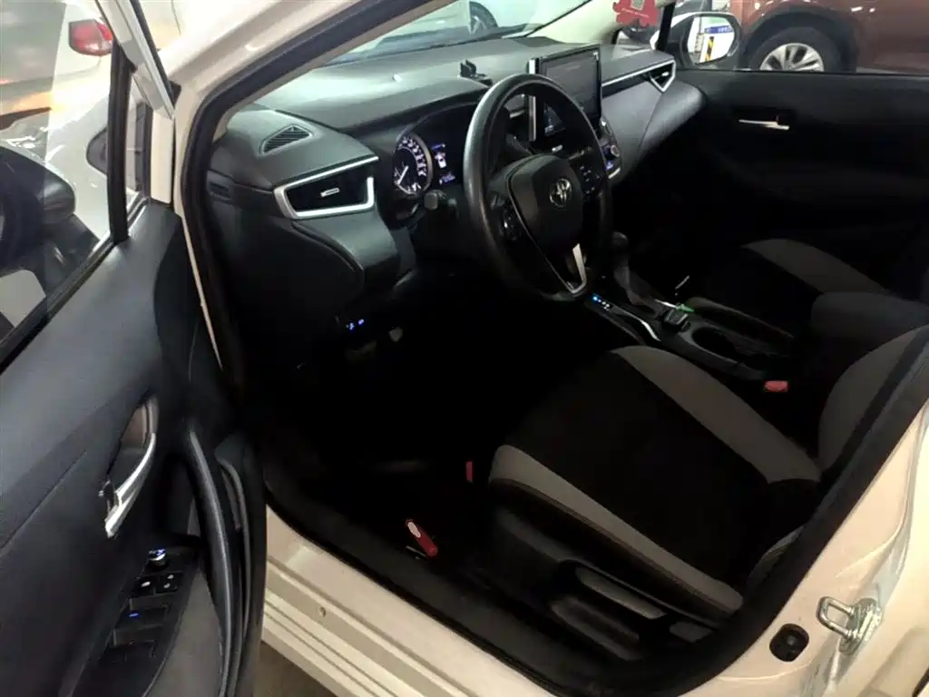 Toyota Corolla 2023 — фото 16
