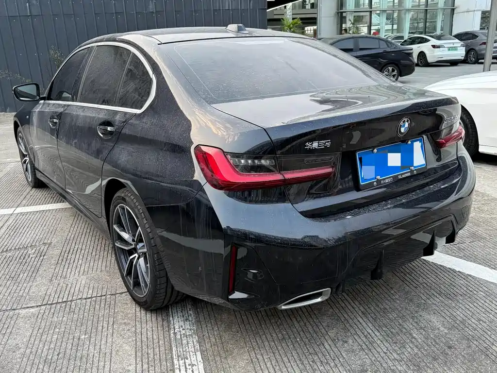 BMW 3 Series 2025 — фото 17