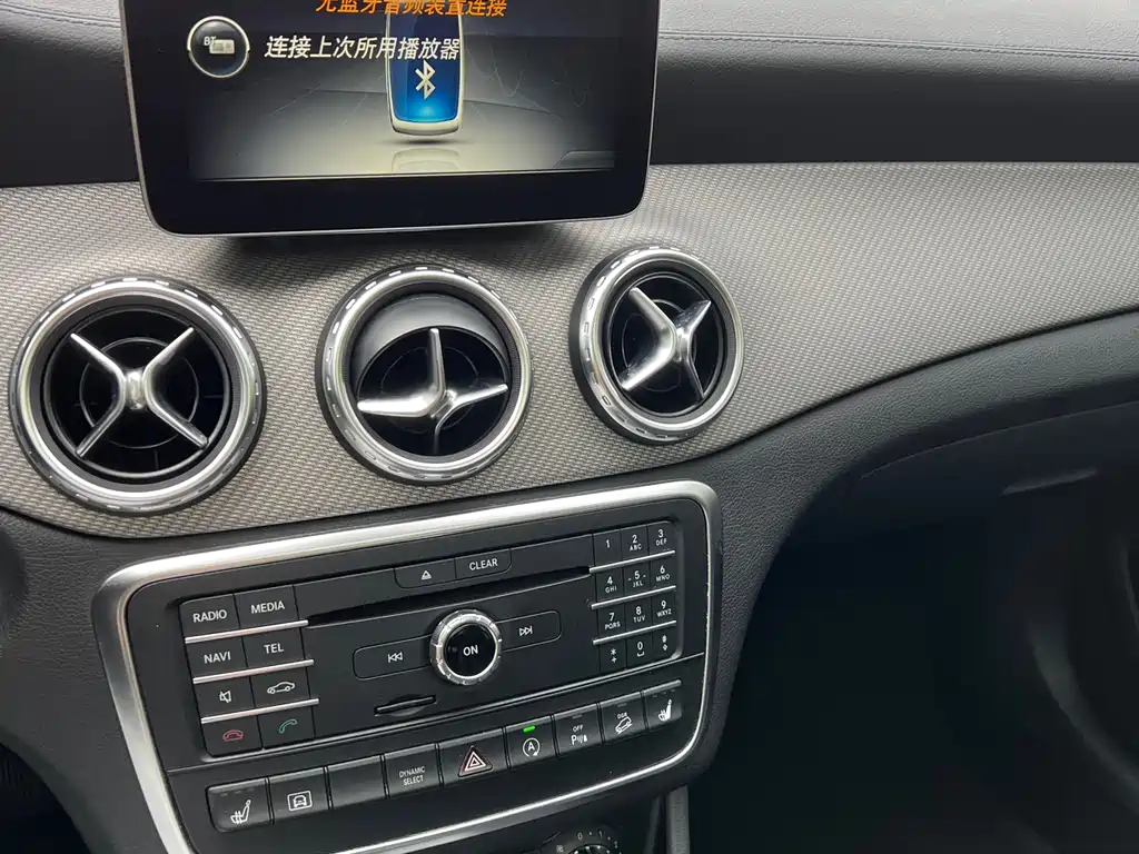 Mercedes-Benz GLA 2017 — фото 14