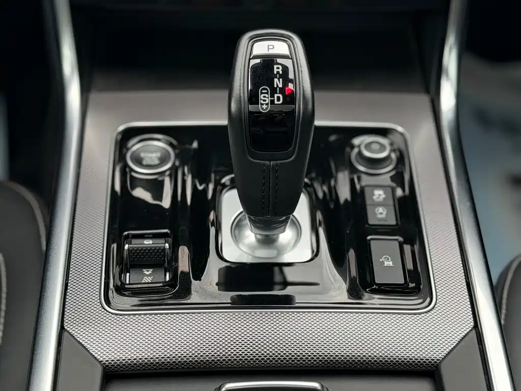 Jaguar XEL 2021 — фото 12