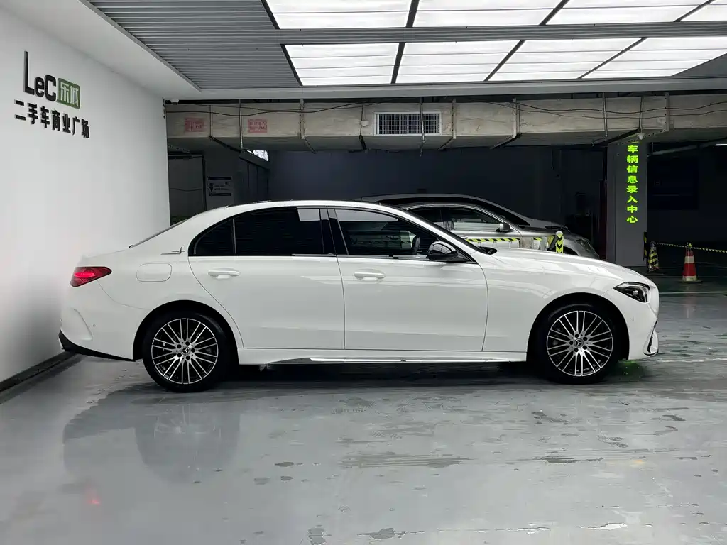 Mercedes-Benz C-Class 2022 — фото 7
