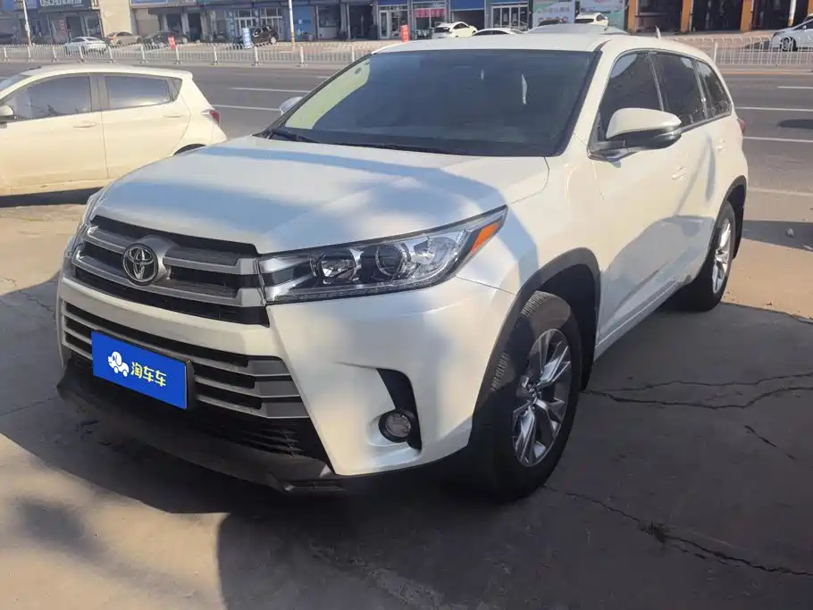 Toyota Highlander 2020 — фото 1
