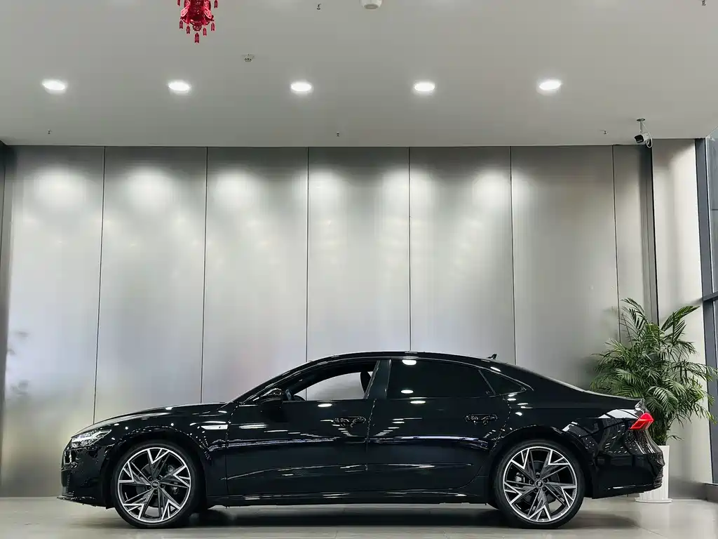 Audi A7L 2023 — фото 8