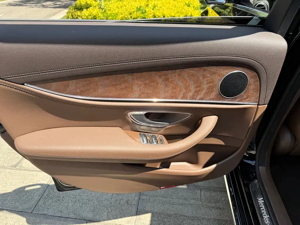 Mercedes-Benz E-Class 2020 — фото 29