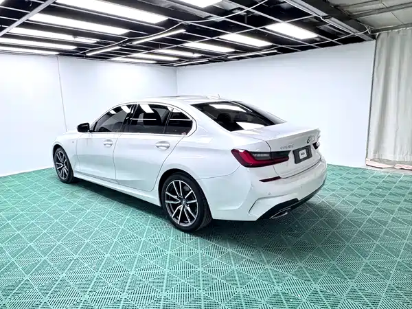 BMW 3 Series 2022